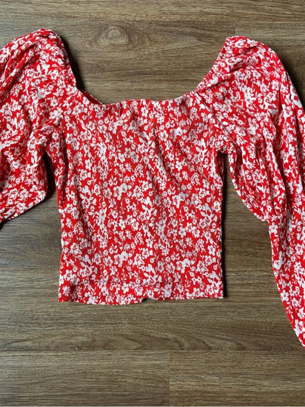 Anthropologie Red and White Floral Puff-Sleeve Blouse - Picture 4 of 4